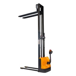 Gerbeur électrique 3500mm longues fourches mât levé au maximum